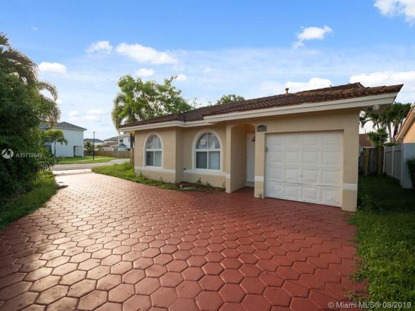 Luz Estela, 14899 SW 176th St, Richmond West, Florida 33187, image 2