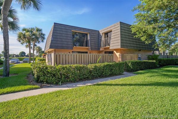 Village Of Sandalwood Lakes, 1310 13th Way, West Palm Beach, Florida 33407, image 2