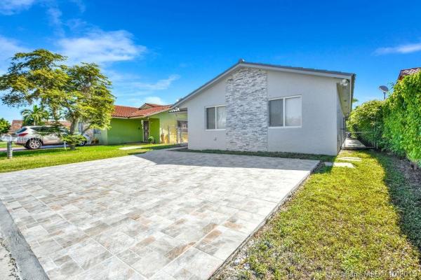 Pueblo Del Sol, 6807 SW 105th Ct, Sunset, Florida 33173, image 2