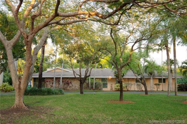 Casa Paradiso, 12365 SW 60th Ct, Pinecrest, Florida 33156, image 2