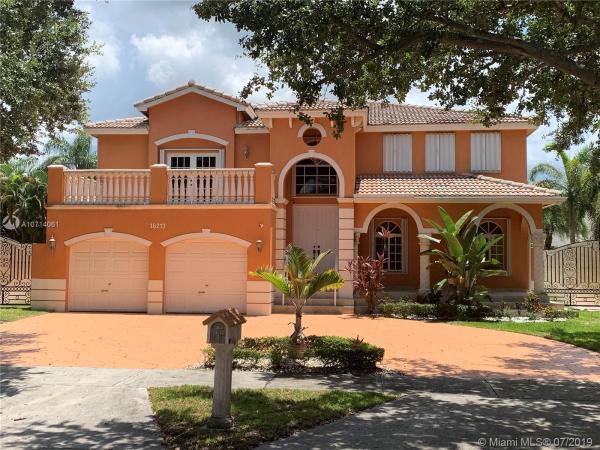 Royal Lakes, 16213 NW 84th Pl, Miami Lakes, Florida 33016, image 2