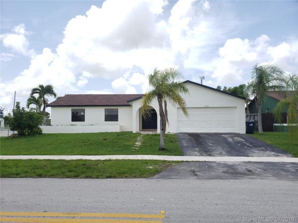 Meadow Wood Manor, Three Lakes, Florida 33032, image 2
