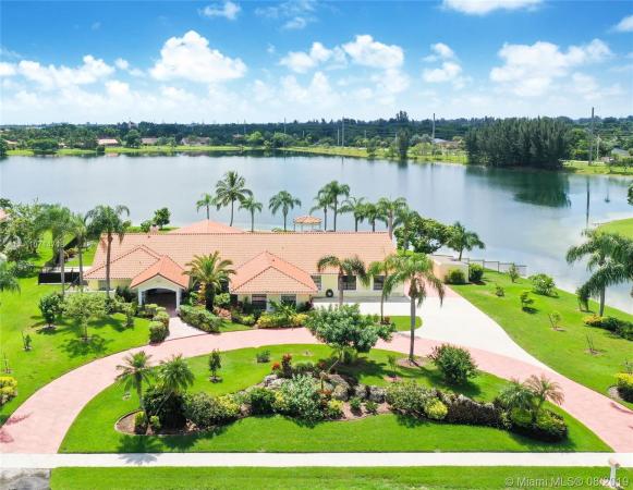 Shenandoah, Davie, Florida 33325, image 2