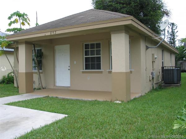 Villas Of Palm Bay, 842 SW 9th St, Florida City, Florida 33034, image 2