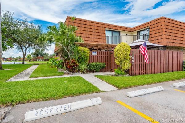 Village At Lake Pine, 11887 SW 13th Ct, Davie, Florida 33325, image 2