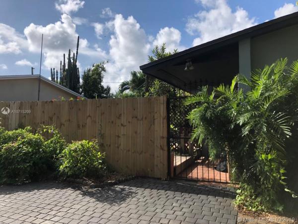 Benson Manor, 10450 SW 200th St, Cutler Bay, Florida 33157, image 2