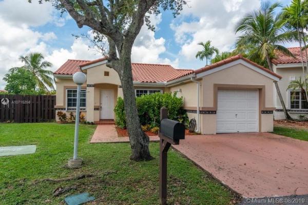 Park Isle At Lakes Of The Meadow, 4240 SW 149th Ct, Kendall West, Florida 33185, image 2