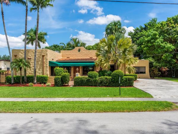 Country Club Estates, 27 Hunting Lodge Dr, Miami Springs, Florida 33166, image 2