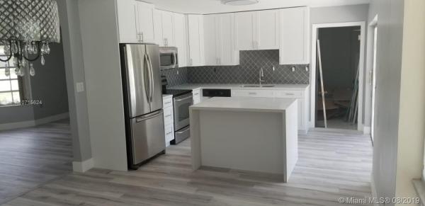 Kendale Lakes No HOA, 7807 SW 140th Ct, Kendale Lakes, Florida 33183, image 2
