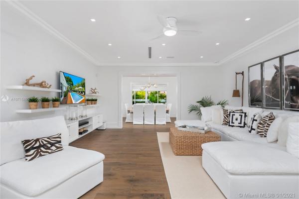 Flamingo Terrace, 2575 Pine Tree Dr, Miami Beach, Florida 33140, image 2