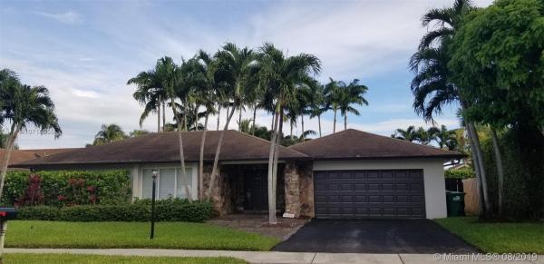 Glen Cove, 11470 SW 99th Ter, Kendall, Florida 33176, image 2