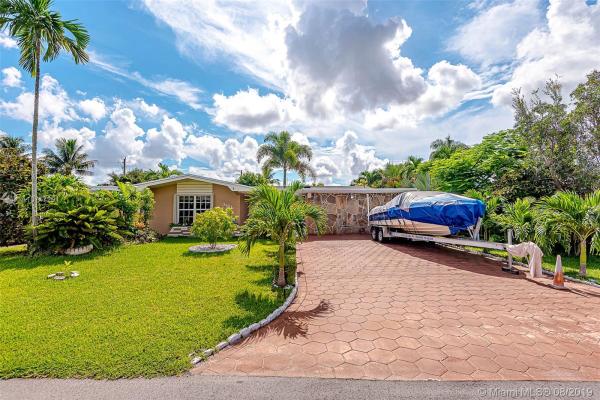 Miramar Isles, 3421 W Lake Pl, Miramar, Florida 33023, image 2
