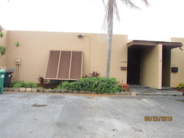 Loch Lomond East, 6738 KINGSMOOR WAY #6738, Miami Lakes, Florida 33014, image 2