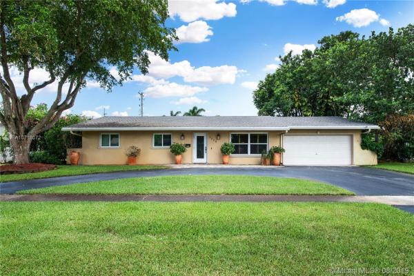 Mirror Lake Estates, 7320 NW 11th Pl, Plantation, Florida 33313, image 2