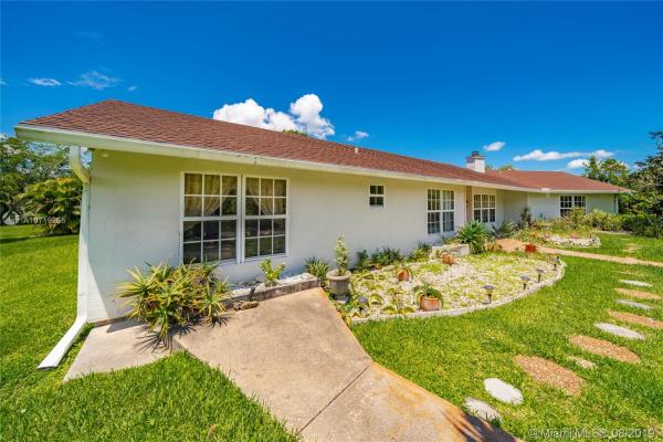 Deer Run, 2377 Fawn Dr, Loxahatchee, Florida 33470, image 2