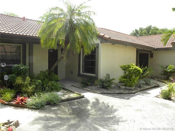 Village Homes At Lakes Of The Meadow, 4855 SW 152nd Ct #G44, Kendall West, Florida 33185, image 2