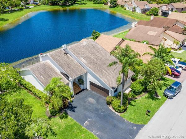 Lakes Of The Meadow, 5128 SW 149th Pl, Kendall West, Florida 33185, image 2
