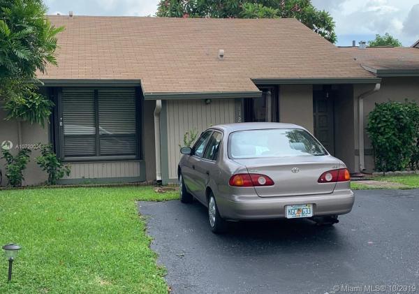 Heftler Townhouses, 11269 SW 116th Ter #11269, Kendall, Florida 33176, image 2
