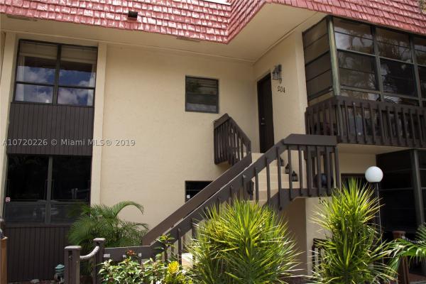 Northlake Village At The California Club, 800 NE 199th St #204D, Ives Estates, Florida 33179, image 1