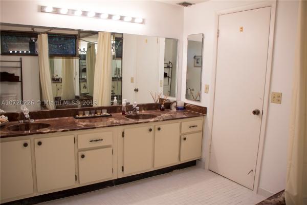 Northlake Village At The California Club, 800 NE 199th St #204D, Ives Estates, Florida 33179, image 2