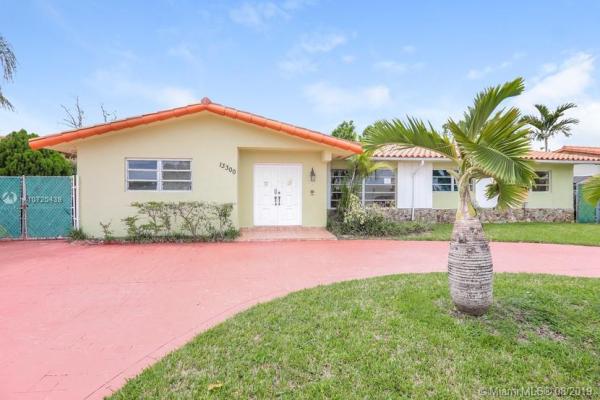 Tamiami Lakes, 13300 SW 20th St, Tamiami, Florida 33175, image 2
