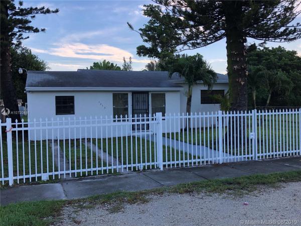 Country Gardens, 1313 NW 95th Ter, Pinewood, Florida 33147, image 2