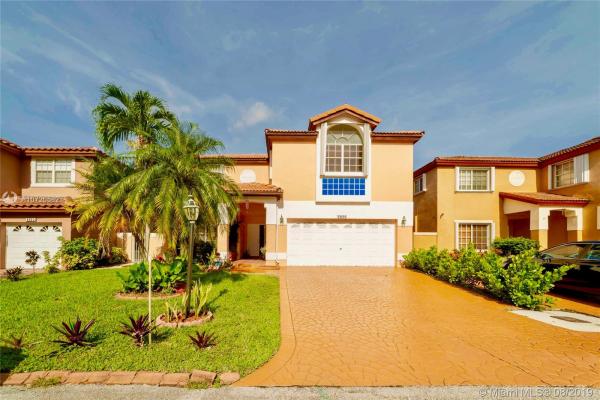 Marbella Park, 19610 NW 82nd Ct, Hialeah, Florida 33015, image 2