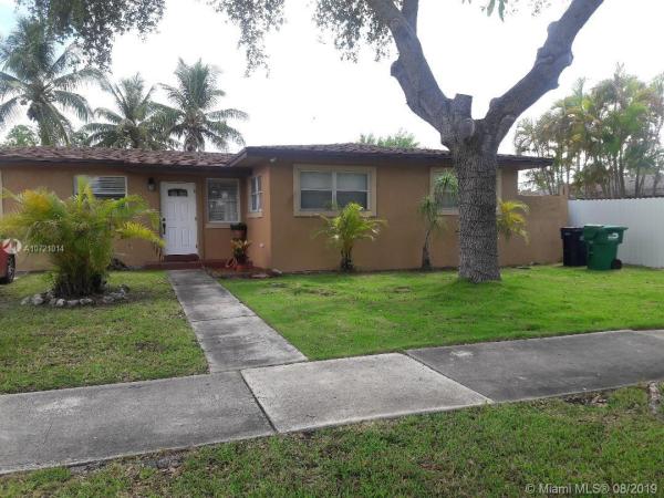 Pine Tree Manor, 9771 Marlin Rd, Cutler Bay, Florida 33157, image 2