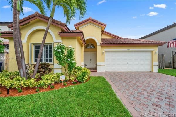 Bonita Lakes, 11919 SW 133rd Ter, Three Lakes, Florida 33186, image 2