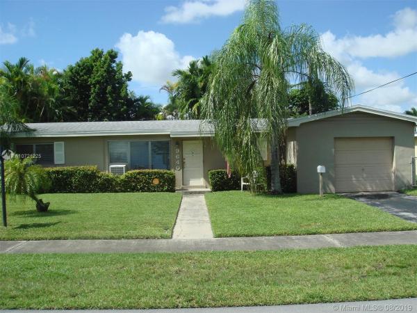 Pine Tree Manor, 9640 Irene Dr, Cutler Bay, Florida 33157, image 2