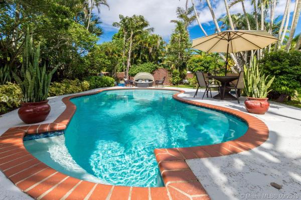 Dunnings Miami Shores, 54 NE 107th St, Miami Shores, Florida 33161, image 2