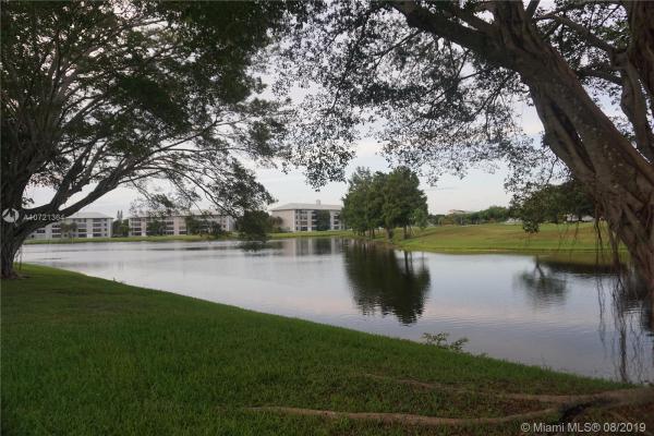 Lagoon Place, 9230 Lagoon Pl #204, Davie, Florida 33324, image 2