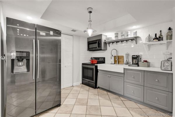 Il Lago Townhomes, 5709 SW 142nd Ave #5709, Kendale Lakes, Florida 33183, image 2
