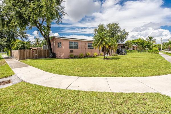 Coral Way Plaza, 7700 SW 20th St, Westchester, Florida 33155, image 2