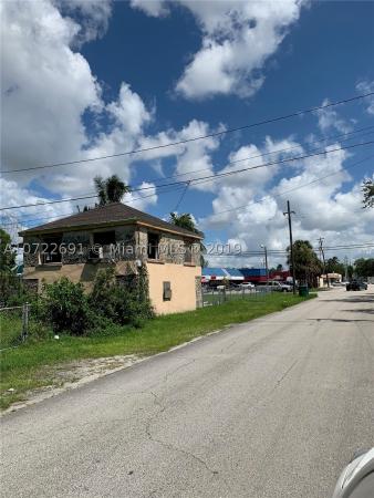 Fulford Highlands, 16598 NE 4th Ave, Golden Glades, Florida 33162, image 2
