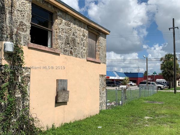 Fulford Highlands, 16598 NE 4th Ave, Golden Glades, Florida 33162, image 3
