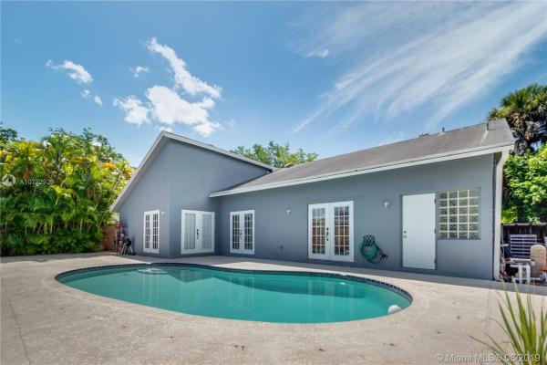 Caravel At Calusa, 13741 SW 108th St, The Hammocks, Florida 33186, image 2