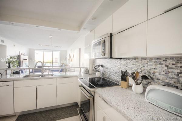 Marina Bay Club, 18100 N Bay Rd #802, Sunny Isles Beach, Florida 33160, image 2
