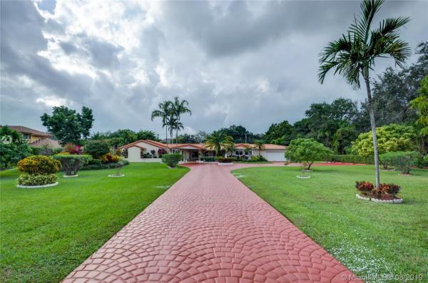 Helms Country Estates, 10750 SW 67th Ave, Pinecrest, Florida 33156, image 2