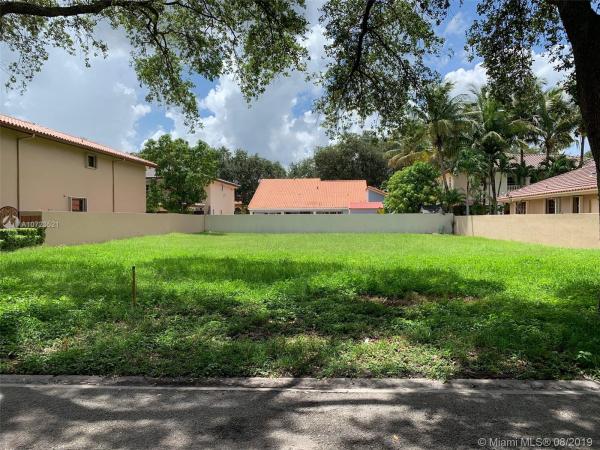 Royal Oaks, 16730 NW 79th Pl, Miami Lakes, Florida 33016, image 2