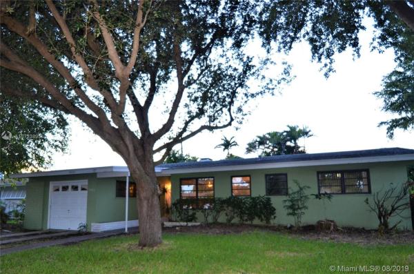 South Coral Homes, 9561 Martinique Dr, Cutler Bay, Florida 33189, image 2