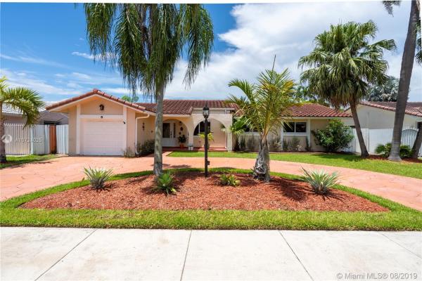 Superior Homes, 530 NW 132nd Ct, Tamiami, Florida 33182, image 2