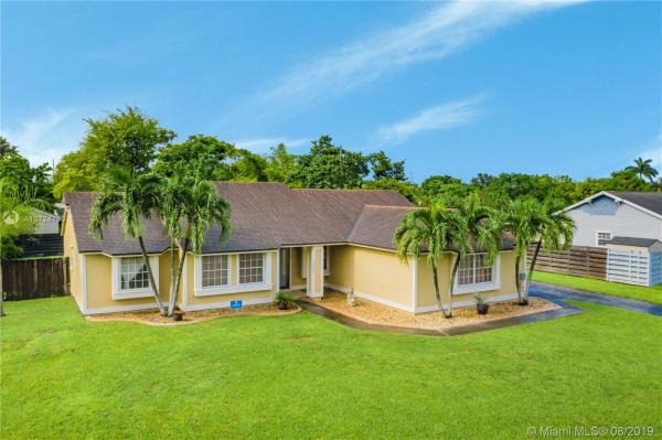 Kings Grant East, 14721 SW 155th Ter, Richmond West, Florida 33187, image 2