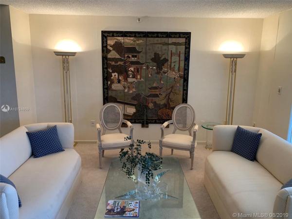 Chantilly, 900 NE 195th St #401, Ives Estates, Florida 33179, image 2