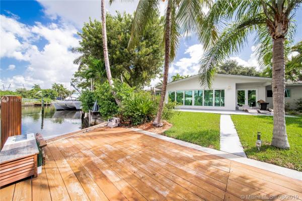 Belle Meade Island, 844 NE Belle Meade Island Dr, Miami, Florida 33138, image 2
