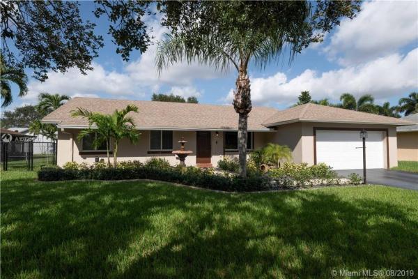 Orange Tree Lakes, 1301 SW 128th Dr, Davie, Florida 33325, image 2