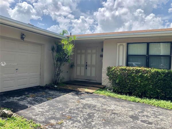 Kendale Lakes No HOA, 14021 Kendale Lakes Blvd, Kendale Lakes, Florida 33183, image 2