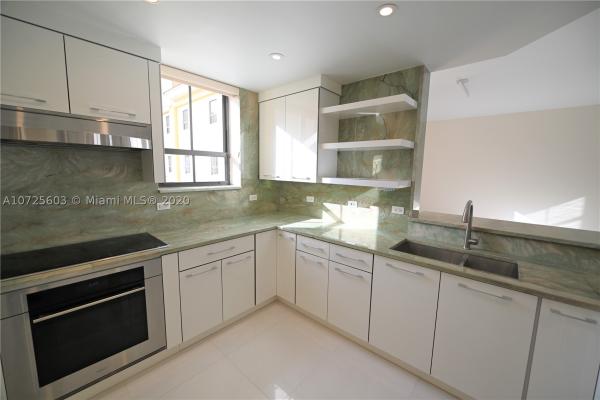 Colonnade At Dadeland, 8395 SW 73rd Ave #712, Glenvar Heights, Florida 33143, image 2
