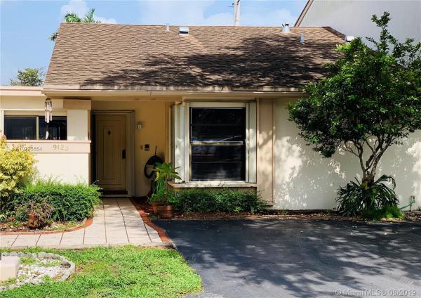 Shadywood Villas, 9123 SW 117th Ct, Kendall, Florida 33186, image 2