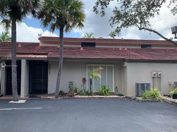 Lake Sandra, 8411 Rednock Ln #8411, Miami Lakes, Florida 33016, image 2